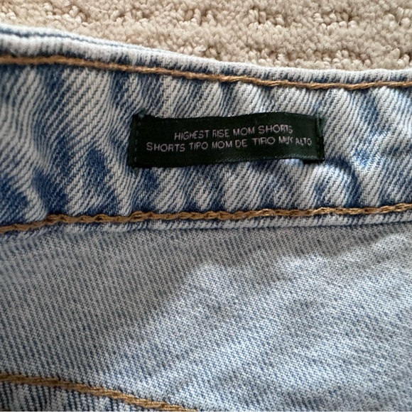 Wild fable, high-rise mom jean shorts, size 8 - Picture 4 of 5